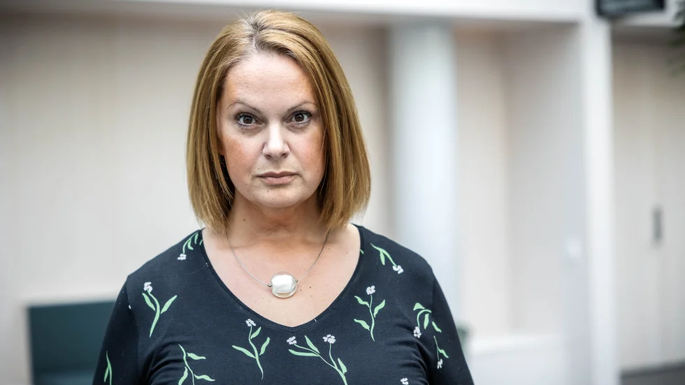Eva Christiernin (S), ordförande i utbildningsnämnden, tycker att det är bra om oklara ärenden gällande skoltaxi prövas i förvaltningsrätten. 