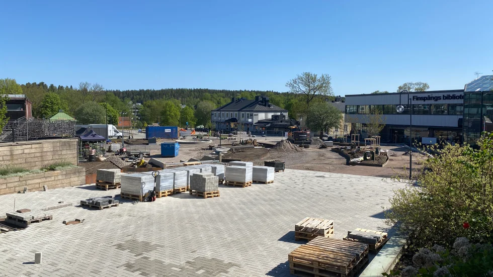 På sträckan från Bergslagstorget mot Vallonplatsen brukar det vara många knallar, men i år pågår byggnation i centrum.