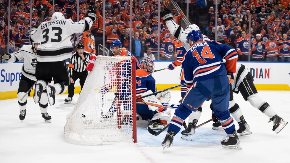 Viktor Arvidsson och hans medspelare i Los Angeles jublar efter förlängningssegern mot Edmonton.