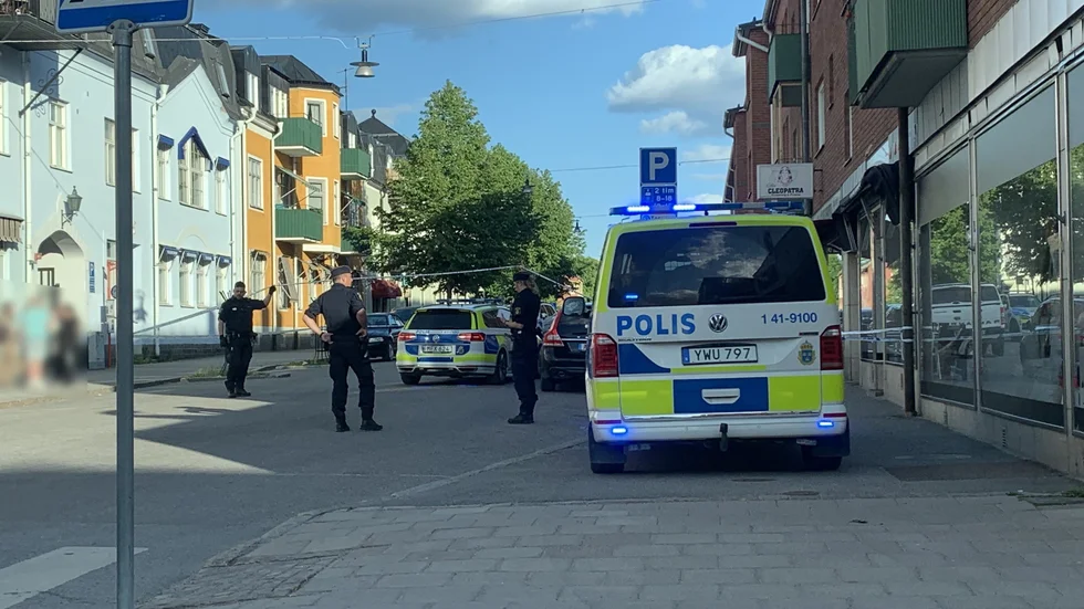 Dådet inträffade på Trädgårdsgatan i Strängnäs tidigt i torsdags kväll.