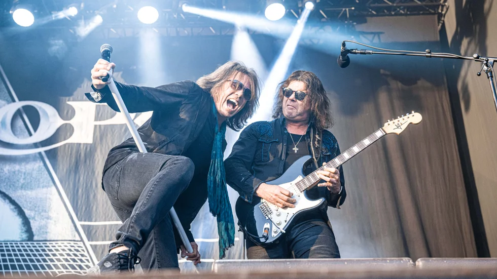 De legendariska hårdrockarna i Europe sparkade under lördagkvällen igång supersommaren på Pite havsbad. Tusentals kom för att se konserten som bjöd på en uppsjö tidlösa hårdrocksklassiker.