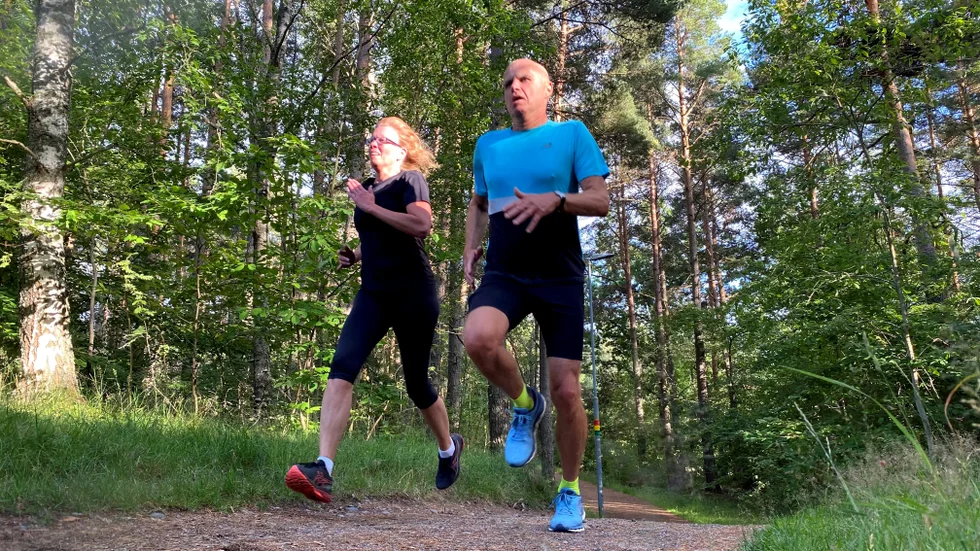 Eva Malmberg och Claes Nestor tillhör kärntruppen på torsdagarnas löp-och intervallpass på Friskis & Svettis.