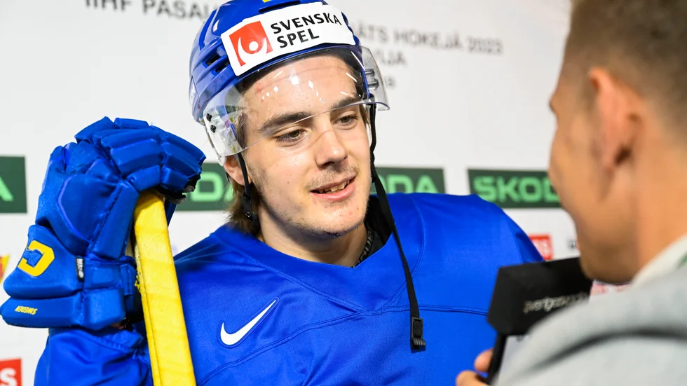 Leo Carlsson under ishockey-VM i våras. Arkivbild.