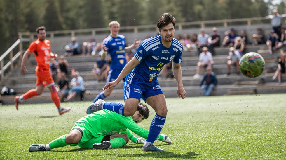 Alex Hanssons Storfors AIK fick en poäng hemma mot Frösön i söndagens division 2-fotboll (Arkivbild)