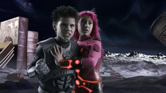 En av de bästa tjänster du kan göra dina barn i år är att skicka dem till en bio som inte visar "På äventyr med Sharkboy och Lavagirl". Bild: SONY