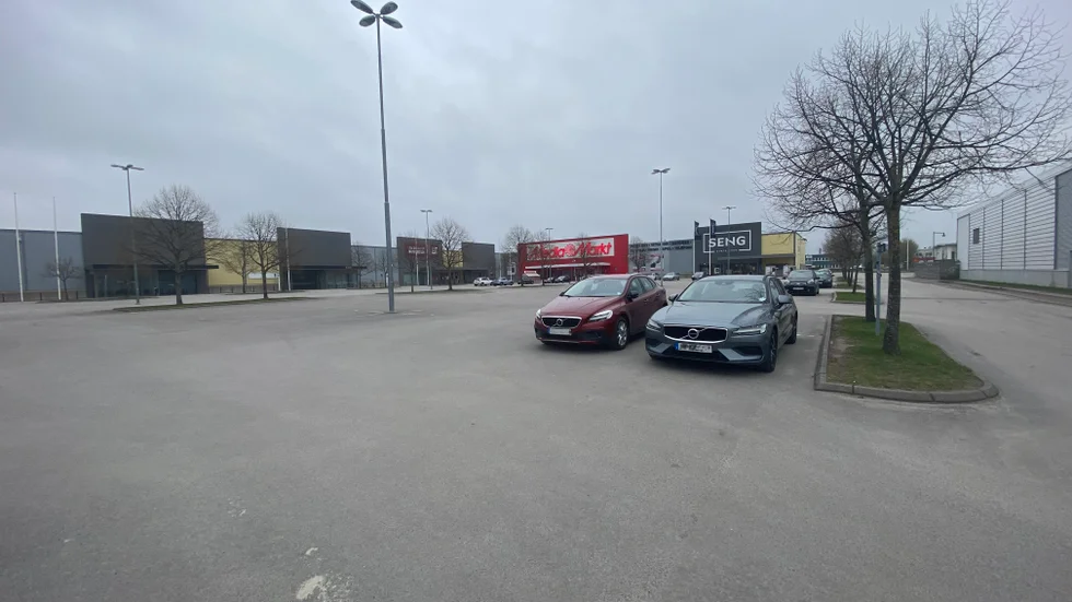 Flockbeteende? Eller vad ligger bakom det faktum att folk irriterande ofta parkerar alldeles intill när man själv valt en plats långt ifrån alla andra?