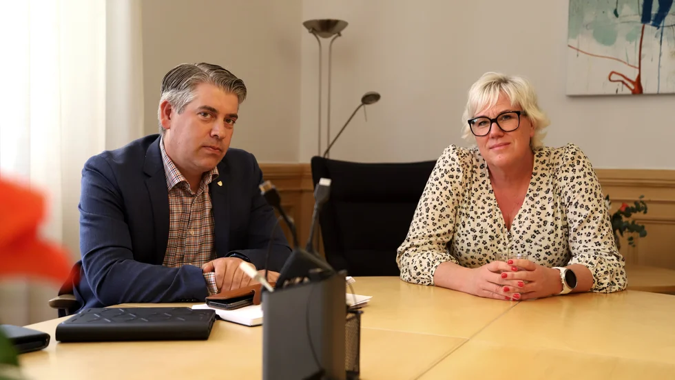 Niklas Borg (M) och Kristina Edlund (S) tar nu tydligt ställning i frågan om Folkungaskolans musikklasser. "Viktigt att värna om sammanhållna klasser", säger Niklas Borg.