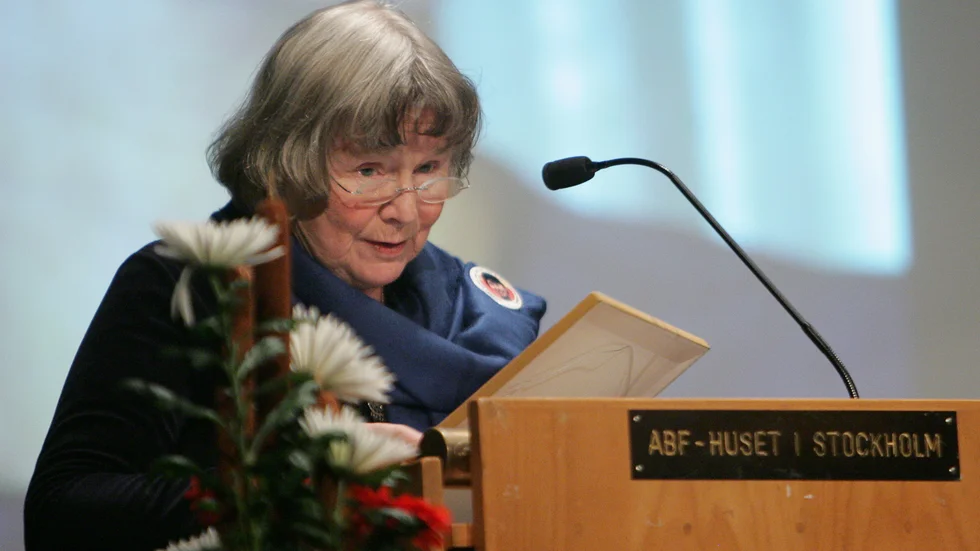 Lisbeth Palme i talarstolen 2006. Hon tvekade aldrig om vem hon såg skjuta sin man på Sveavägen den 28 februari 1986. 