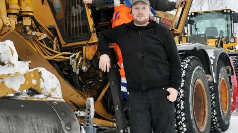 Håller rent på vägarna. Mattias Hägg och Henrik Jonsson såg till att rattfylleristen kunde infångas av polisen.FOTO: JONNY VIKSTRÖM