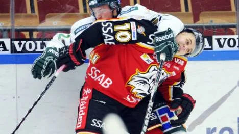 Johan Fransson, här mörbultad, kan tänka sig landslaget igen.