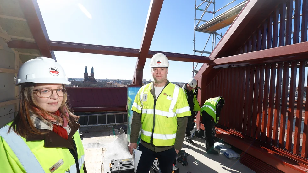 RG Bostads Malin Kruhsberg och Jens Lord märker av en stark efterfrågan på trygghetsbostäder. Med den senaste boendeenkäten får de också ett bättre underlag av vad den aktuella åldersgruppen önskar sig.
