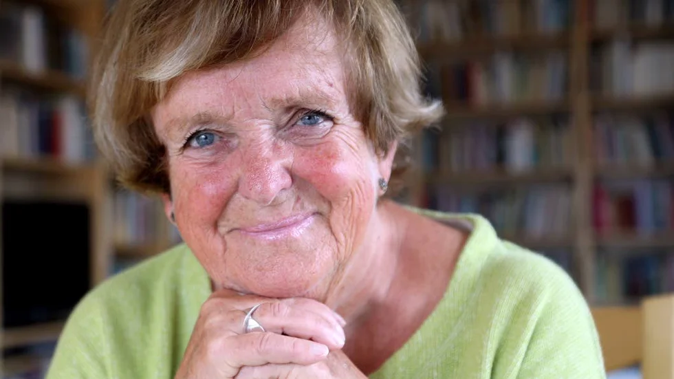 Böcker, böcker, böcker. Att läsa är och har alltid varit viktigt för Ann-Mari Tormalm, Linköping, som blev författare i samband med att hon blev pensionär.