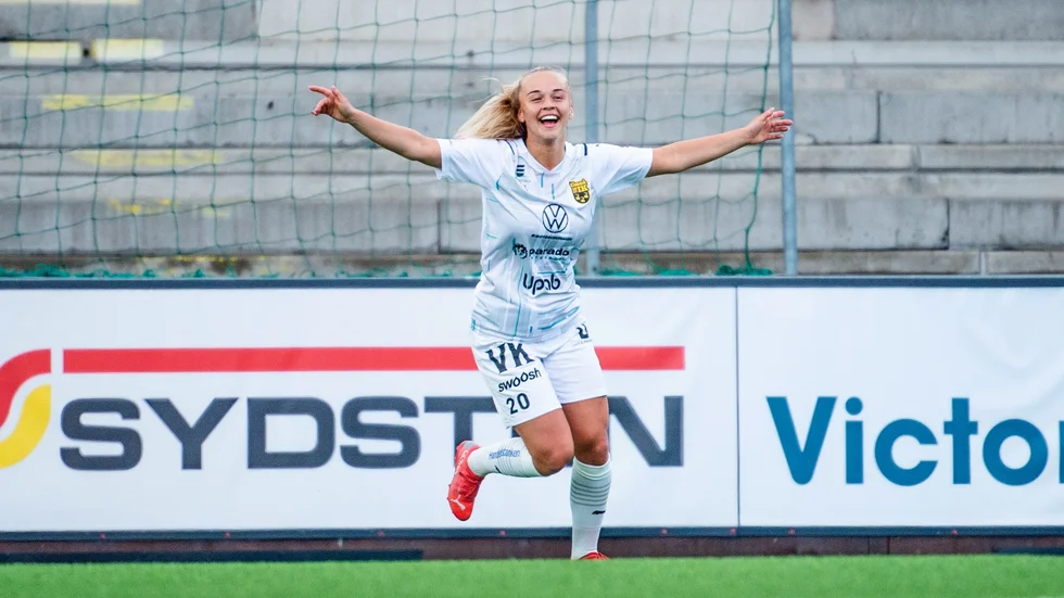 Trippla måljubel för Villemo Dahlqvist i söndagens 5–1-seger i premiären mot Uddevalla.