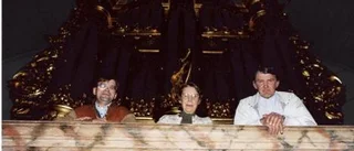En pigg 80-åring som filar på sin memoarer