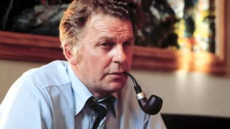 Thorbjörn Fälldin (centerledare 1971-85) bekämpade kärnkraften med en närmast religiös övertygelse. Här skulle det inte dagtingas eller dras i långbänk, kärnkraften skulle väck.