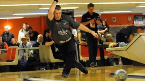 Historiske Holmgren. Team Berget vann hemmapremiären mot Avance efter Ronnie Holmgrens 300-serie.
