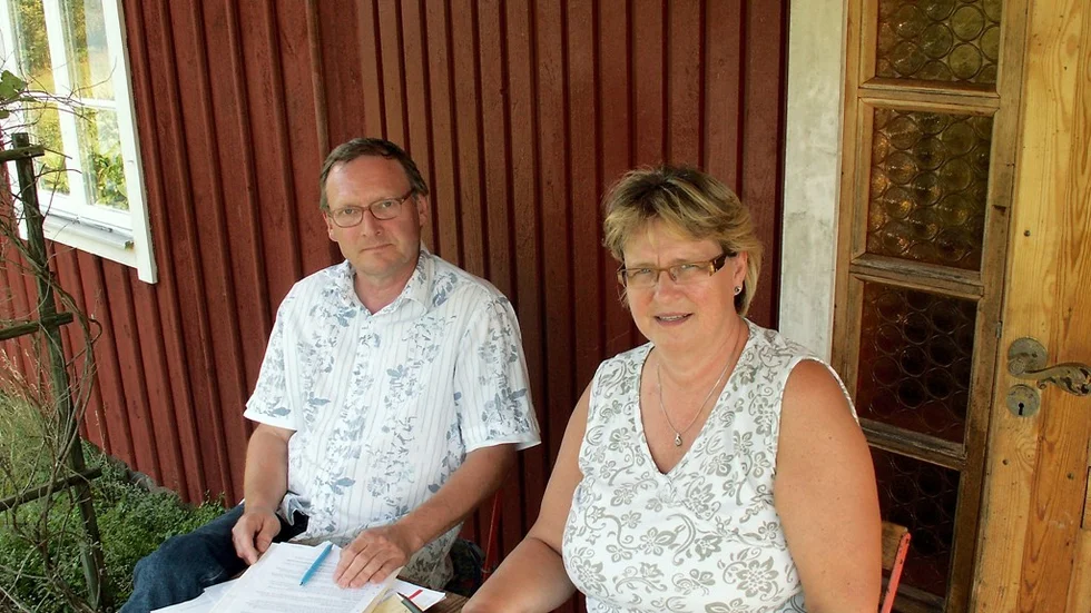 Hans Ström och Britt-Marie Johansson tycker inte att Håkan Johansson (M) visat någon större vilja till dialog.
