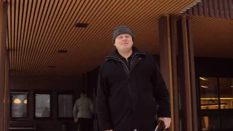 Bengt Niska anser att besparingarna är orimliga och i vissa stycken märkliga.