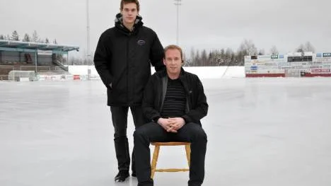 Ungt och gammalt. Emil Viklund representerar det unga Kalix medan Patrik "Palle" Rönnqvist tillhör något av inventarierna.