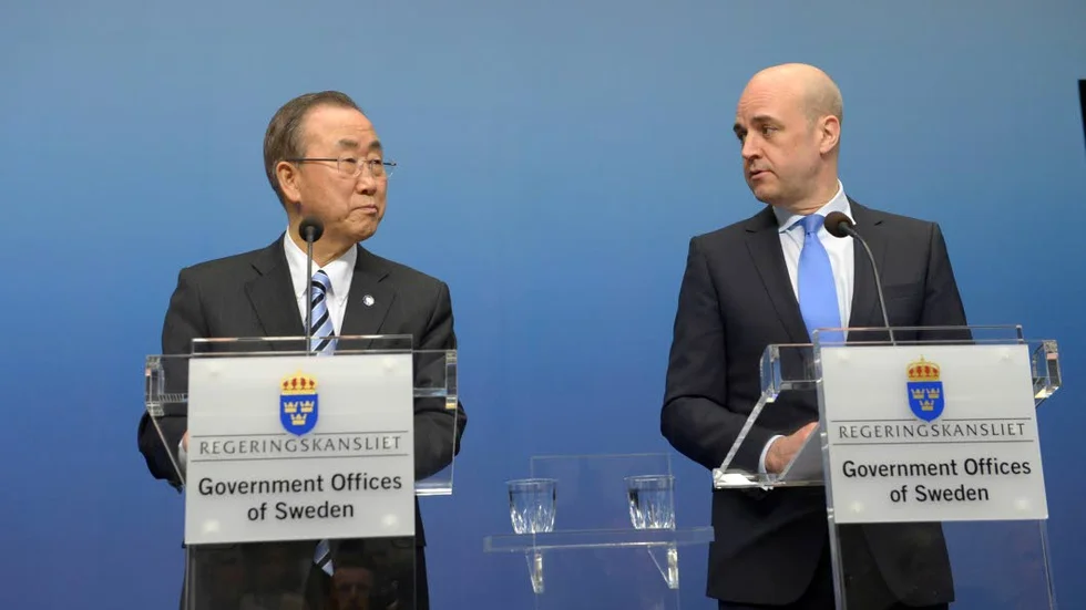 FN-möte. Förenta Nationernas generalsekreterare Ban Ki-Moon och statsminister Fredrik Reinfeldt. Möten på toppnivå får återspeglingar i vardagen, påpekar Aleksander Gabelic.