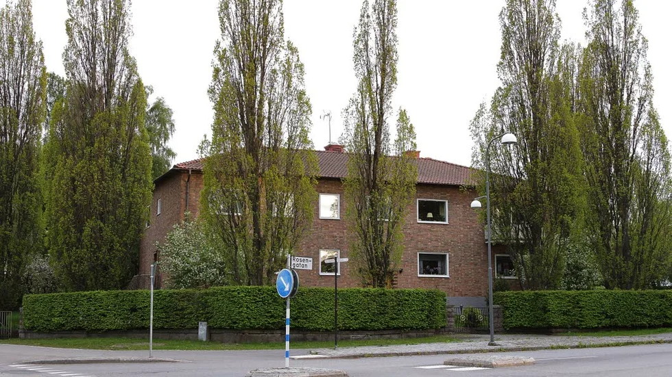 Huset ska rivas. Korsningen Rosengatan/Lasarettsgatan