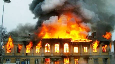 4 april 2003 brann Folkets hus ned.foto: pär bäckström