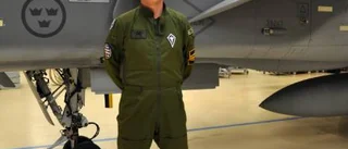F 21 flög över askan