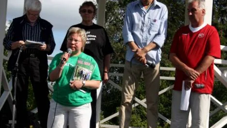 Fem partier var representerade. Från vänster Kurt Juntti (NS), Linda Ylivianio (C), Helena Haapaniemi (KD), Henrik Luttu (M) och Roland Kemppainen (S).FOTO: Kirsi Poikela