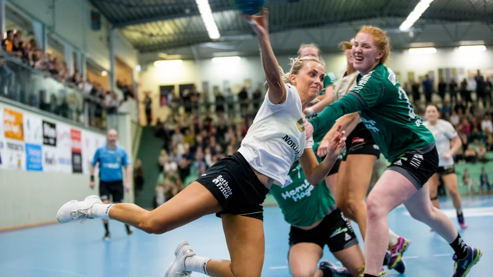 Boden Handboll fick ett välkommet tillskott då måldrottningen Emmy Nordmark bestämde sig för att återuppta handbollen igen.