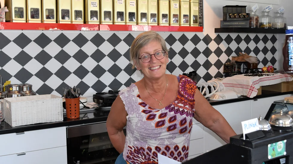 Maria öppnade restaurangdelen av verksamheten 2016 men eftersom renoveringen inte var helt klar så fick serveringen ske ute i trädgården till en början.