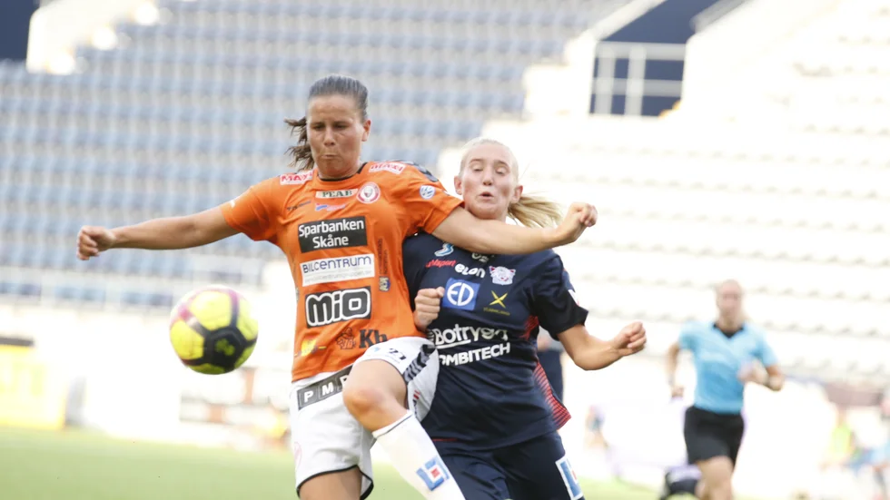 Ronja Karlsson Törnborg är en Linköpingstjej som fått förtroendet i LFC. Tänk om hon haft möjligheten att utbilda sig i en akademi i närområdet, hur hade hennes utveckling sett ut då? 
