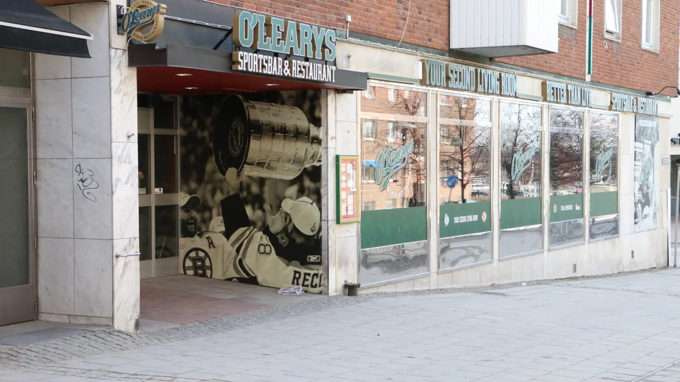 Bolaget bakom O´Learys i Piteå konkursade i april på grund av Covid-19. Hyresvärden köpte inkråmet och hoppas att en ny sportbar kan öppna till hösten.