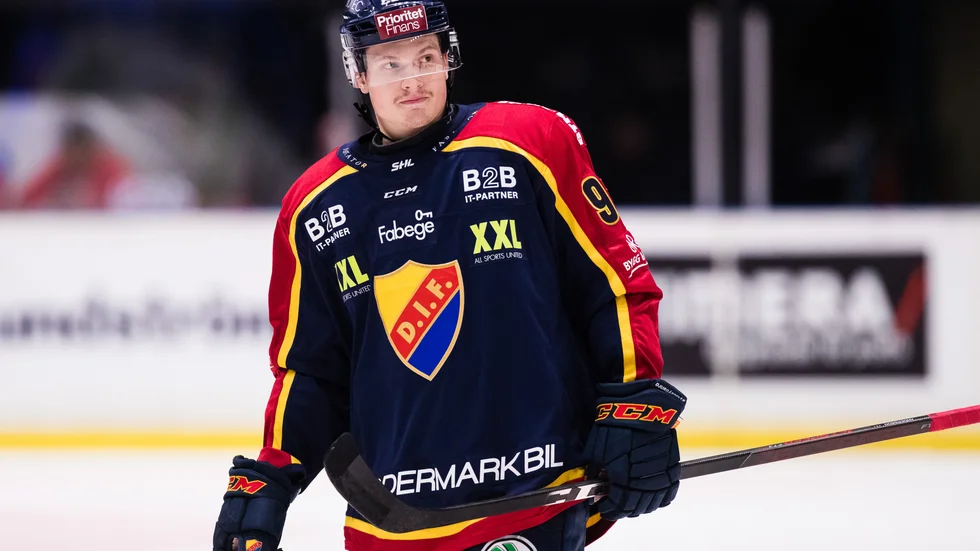 Linus Andersson kommer på besök i Skellefteå i klädd Djurgårdens dress. Han hoppas på ny seger under torsdagskvällen. 