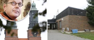 Så anpassar sig kyrkan och moskén till riktlinjerna