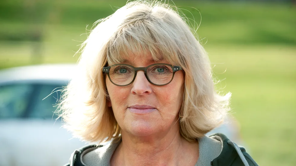 Elisabeth Andersson, fritidsgårdschef, berättar att man fått ställa om verksamheten till digital på fritidsgårdarna under kvällarna.