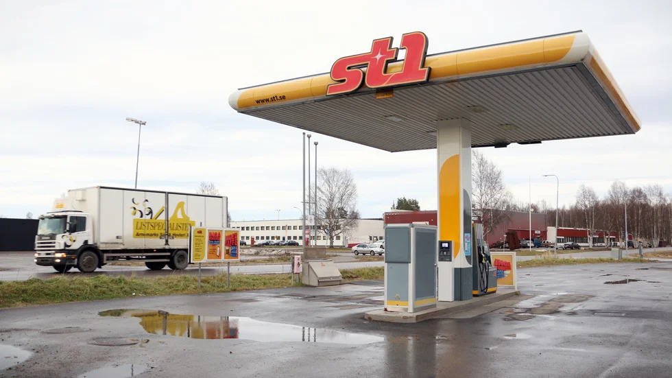 Vatten har kommit in i dieselcisternen vid St1:s tankställe på Hammarvägen i Öjebyn. 