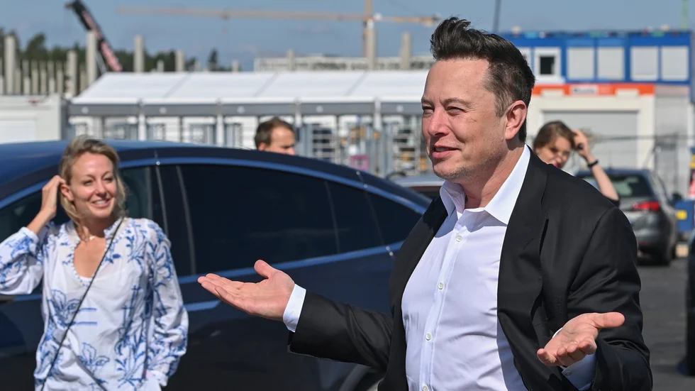 Elon Musk. Bilden är från ett tidigare besök vid fabriksbygget i Tyskland.