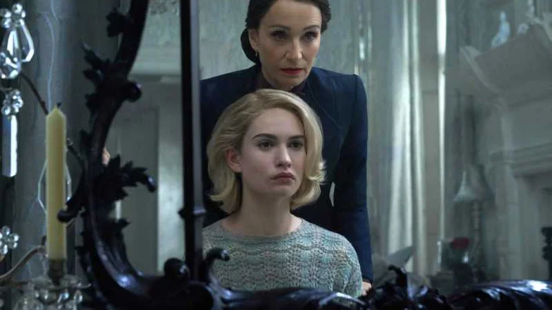 Ur filmen Rebecca.