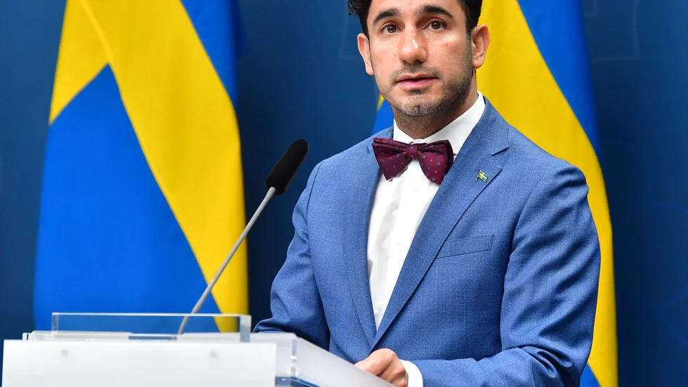 Spelminister Ardakan Shekarabi ska enligt dagens ledartext ha sagt att hästnäringen är "helig" för regeringen. Anders Jonsson frågar sig idag om det ingår i heligheten att låta statens bolag snylta på hästsporten?