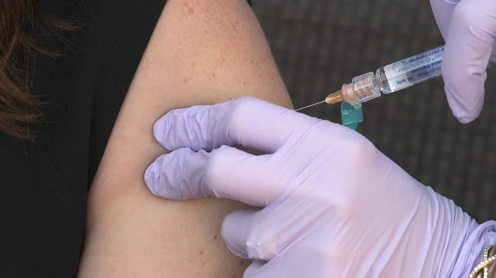 Privata företag hoppas få frågan från myndigheterna om att vaccinera svenskar. Arkivbild.
