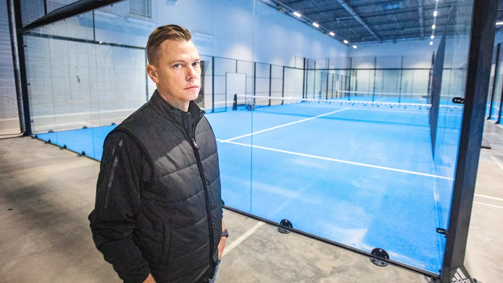 Christofer Marquart har lämnat in en ny ansökan för ett tillfälligt bygglov för padelbanorna på Lundbygatan. 