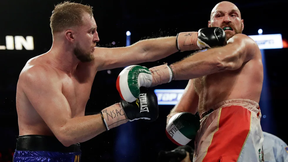 Wallin och Fury under matchen i Las Vegas 2019. Arkivbild.