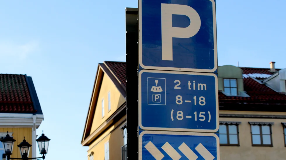 Gratis parkering ger trivsel och livskraftiga butiker, anser insändarskribenten.
