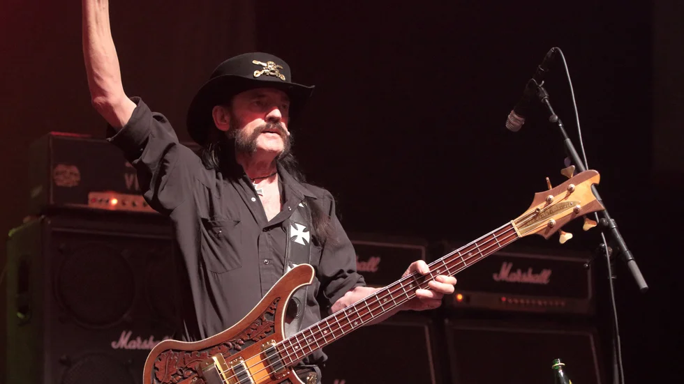 Lemmy Kilmister på en av Motörheads otaliga turnéer. Arkivbild.