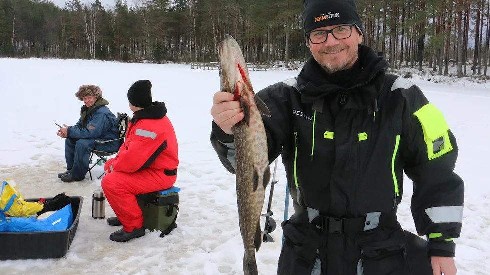 Ulf Ståhlgren bildade lag med Roger Sumo Ljungberg och Fredrik Karlsson. Och drog upp dagens längsta gädda dessutom.