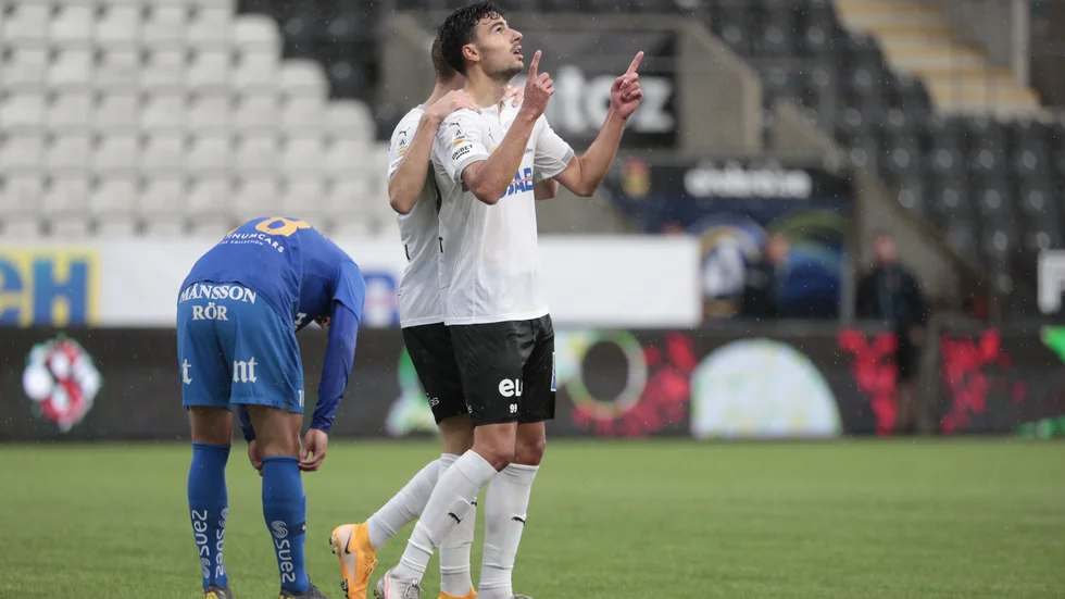 Deniz Hümmet efter ett av sina tre mål i 4–3-segern mot IFK Norrköping.