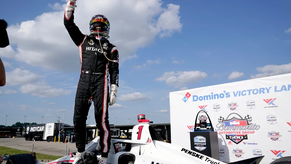 Josef Newgarden jublar efter sin seger i Madison.