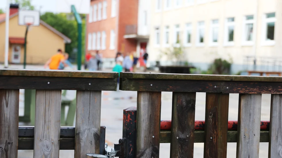 "Ska Storsudret växa och få fler invånare måste skolan vara kvar och inte gång på gång hotas av nedläggning!"