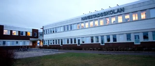 Vikarien hade med sig påverkad vän