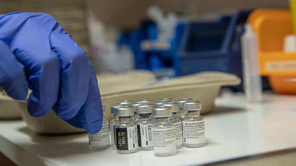 Äldre kommer snart få mer information om vaccineringen mot covid-19.